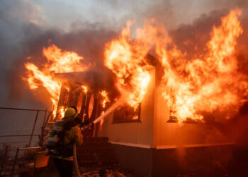 Violent fire near Los Angeles | At least two dead and 1000 buildings destroyed
