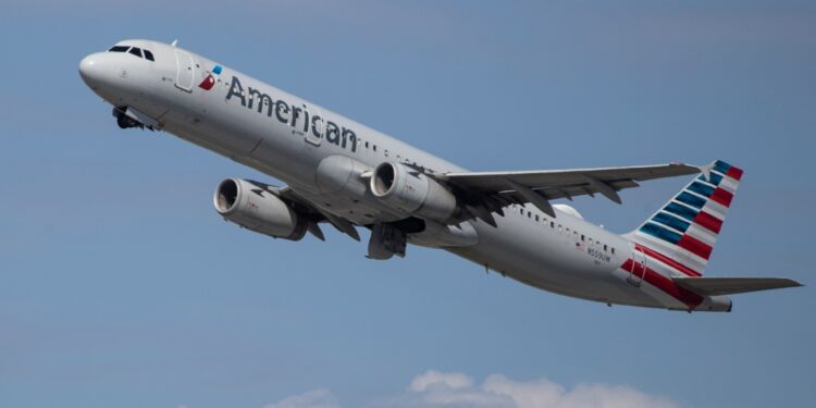 American Airlines shares falls 5% after a plane crash in Washington economy