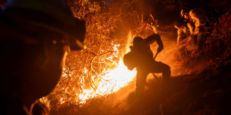 Fires in Los Angeles | The return of violent winds threatens to fuel the fires
