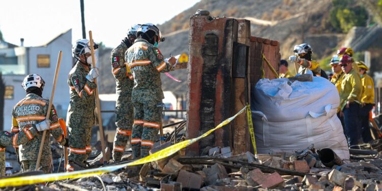 Los Angeles | New gusts of wind threaten to fuel the fires