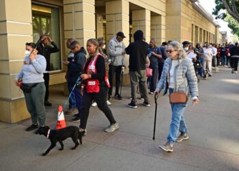 Los Angeles fires | “Panic” and “confusion” in response to erroneous alerts