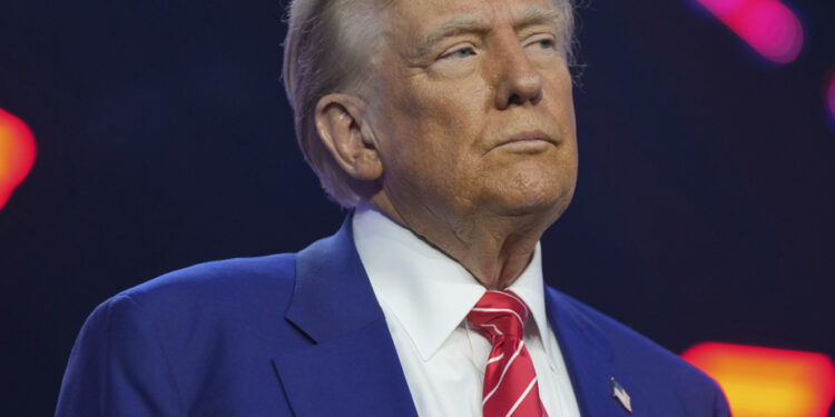 Stormy Daniels affair | Trump seeks to delay sentencing scheduled for Friday