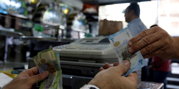 Syria decides to raise public sector salaries by 400% Economy News