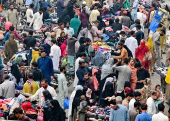 The World Bank calls on Pakistan to double investment to enhance growth economy