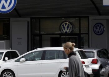 The environmental compliance crisis haunts European car companies economy