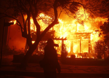 Violent fire on the outskirts of Los Angeles | Thousands of evacuations and a “difficult night” ahead