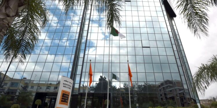 Algeria is negotiating with 7 international companies on hydrocarbons economy