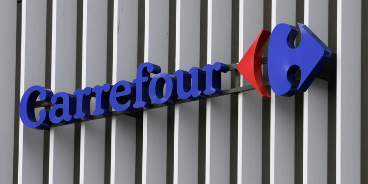 Carrefour sales fall more than half affected by the boycott for Gaza economy