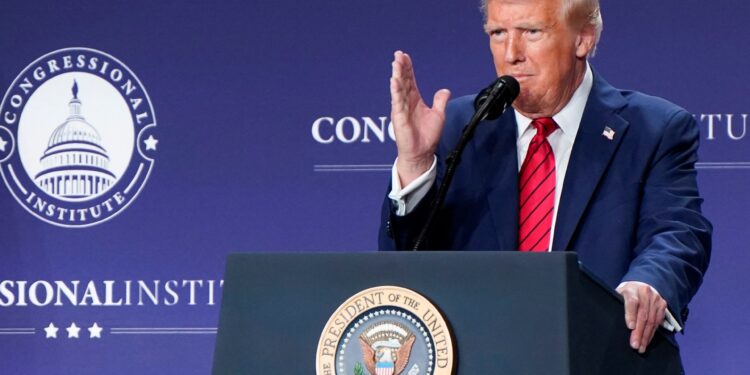 Customs duties .. Trump threatens Europe and warns of international effects economy