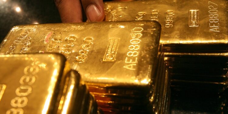 Gold at a new standard level and approaches $ 3000 economy