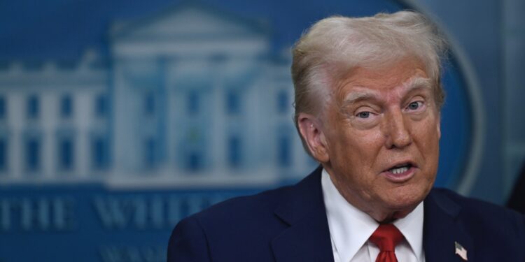 Trump acknowledges the possibility of Americans suffering from the repercussions of customs duties economy