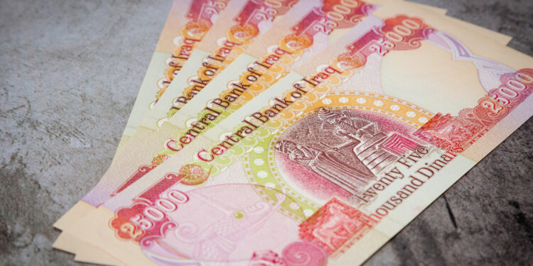 Within his war on forgery .. Iraq enhances the security of its currency economy