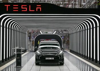 A sharp decline in Tesla shares that erase its gains since the American elections economy