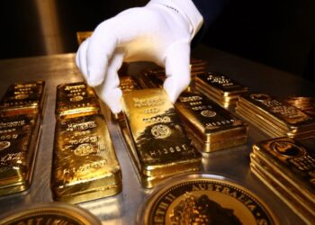 Expectations of gold to 3200 dollars an ounce driven by the risks of trade economy