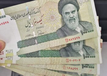 Iran’s currency falls for a record level against the dollar economy