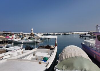 Lebanese pictures of pictures … suffering due to the war and beyond economy
