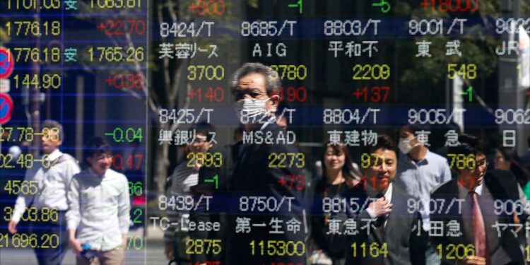 The Japanese Topix Index records the highest level in 8 months economy