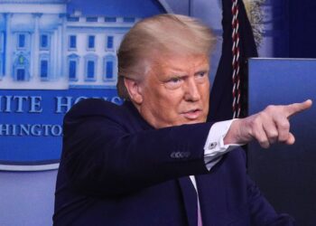 Trump imposes customs duties on Venezuelan oil buyers and China targeted economy
