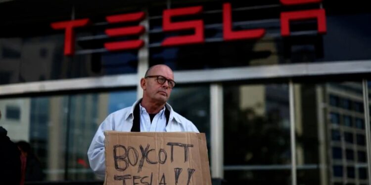 Trump supports him and protesters attack him .. What do the American platforms of Eileon Musk? | economy