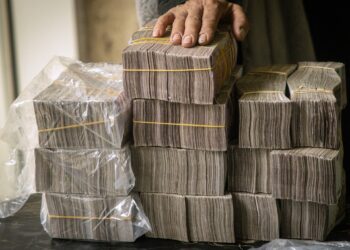 The stability of the exchange rate of the Syrian pound against the dollar today, Monday economy