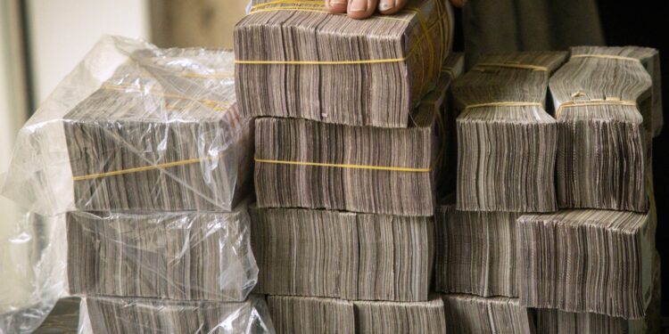 The stability of the exchange rate of the Syrian pound against the dollar today, Monday economy