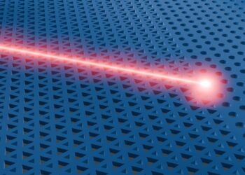 A new mechanism uses a photonic crystal to focus light on a chip