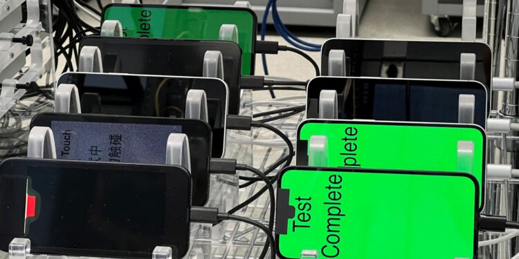 Apple plans to transmit the manufacture of iPhone for the United States from China to India due to customs duties | technology