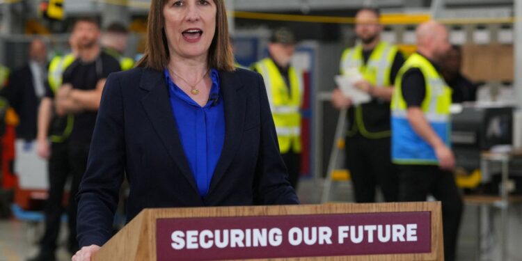 Britain supports its exports with $ 26 billion, amid customs duties disturbances economy