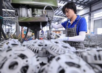 Financial Times: Chinese factories affected by the trade war with America economy