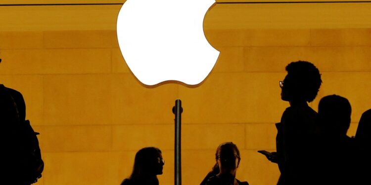 In the forefront of which is “Apple” .. losses in technical companies after the application of the last Trump fees technology