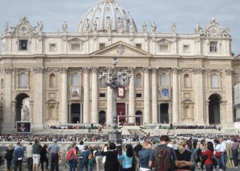 Le Pen: These are the Financial Secrets of the Vatican policy