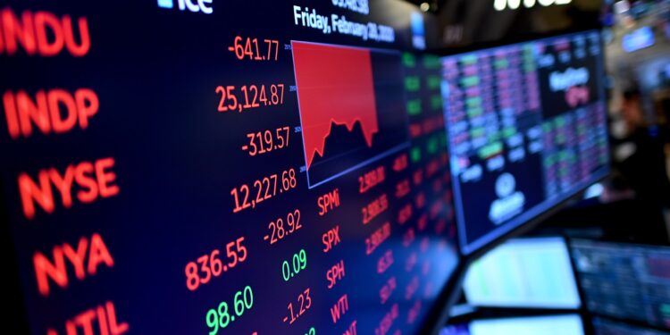 The American Stock Exchange opens up to a decrease despite the rise of international stock exchanges after the suspension of Trump fees economy