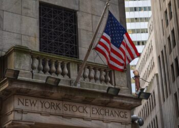 The American Stock Exchange opens up to a decrease in the escalation of the trade war economy