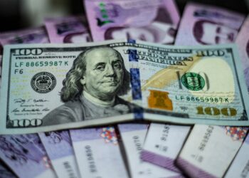 The decrease in the exchange rate of the Syrian pound against the dollar today, Monday economy