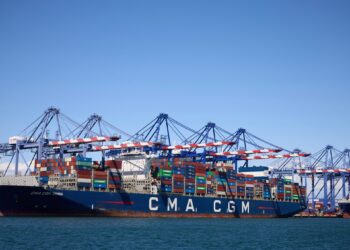 The trade war presses the movement of American ports and air freight economy
