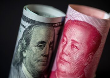 The yuan has been declining to the lowest level since 2007 amid increasing commercial tension economy