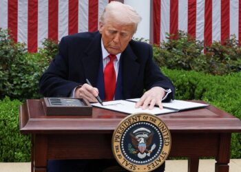 Trump adheres to customs duties despite international talks economy