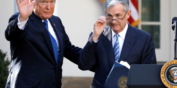 Trump refreshes the markets and improves morale with his statement not to dismiss Powell economy