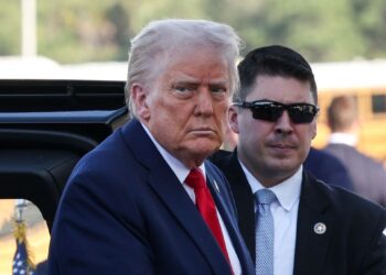 Trump threatens to impose additional customs duties on China economy
