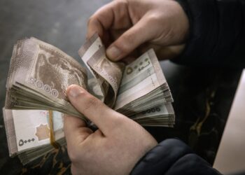 A noticeable increase in the exchange rate of the Syrian pound against the dollar today, Tuesday economy