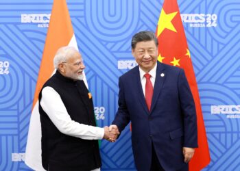 American -Chinese commercial war and affected India economy
