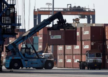 India imposes restrictions on clothes and food imports from Bangladesh economy
