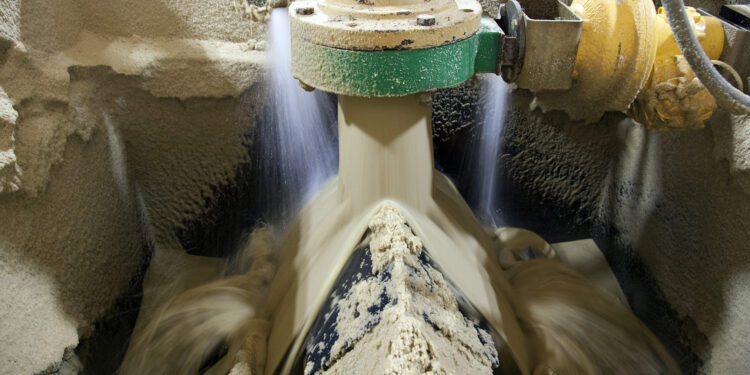 Iraq exploits Silica an opportunity to enhance the local industry and attract investments economy