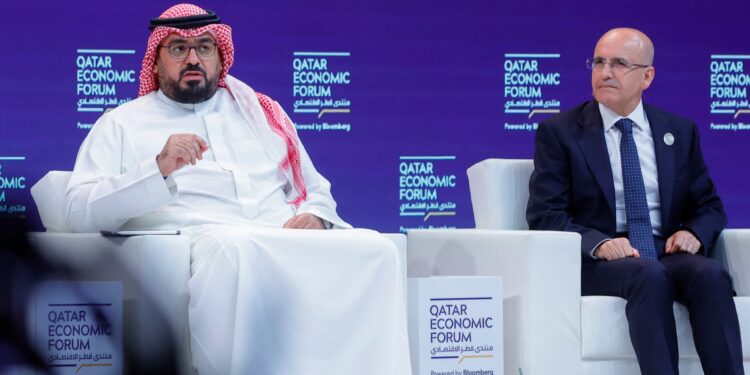 Qatar Economic Forum discusses investment opportunities in the region and the world economy