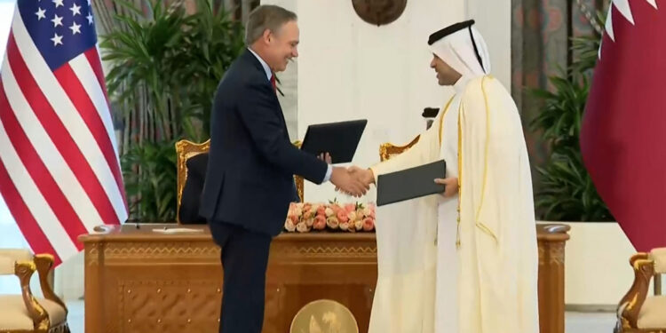 Qatar signs a deal with 200 billion dollars to buy 160 Boeing aircraft economy