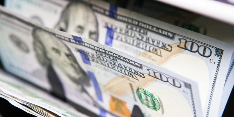 The dollar is heading for weekly gains before imminent talks between America and China economy