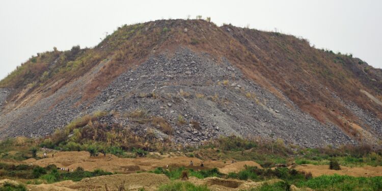 Workers’ disputes lead to the closure of the largest diamond mine in Sierra Leone Economy news