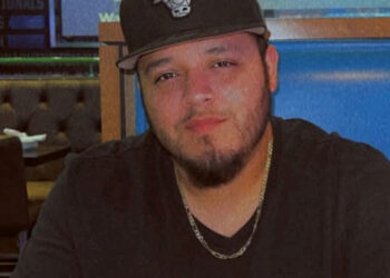 A Salvadoran asks to stay in detention to avoid expulsion