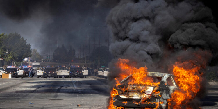 Anti-expressions demonstrations | Trump deploys the National Guard in California