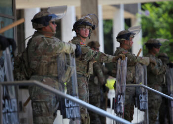 Deployment of the National Guard | Donald Trump fits tensions in Los Angeles